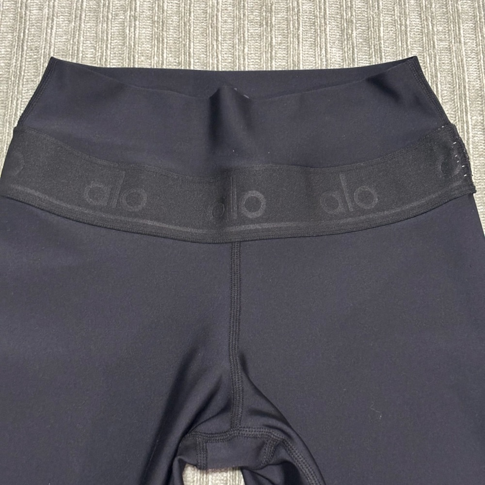 ALO Yoga Classic Airlift Logo Black Leggings - Picture 5 of 8